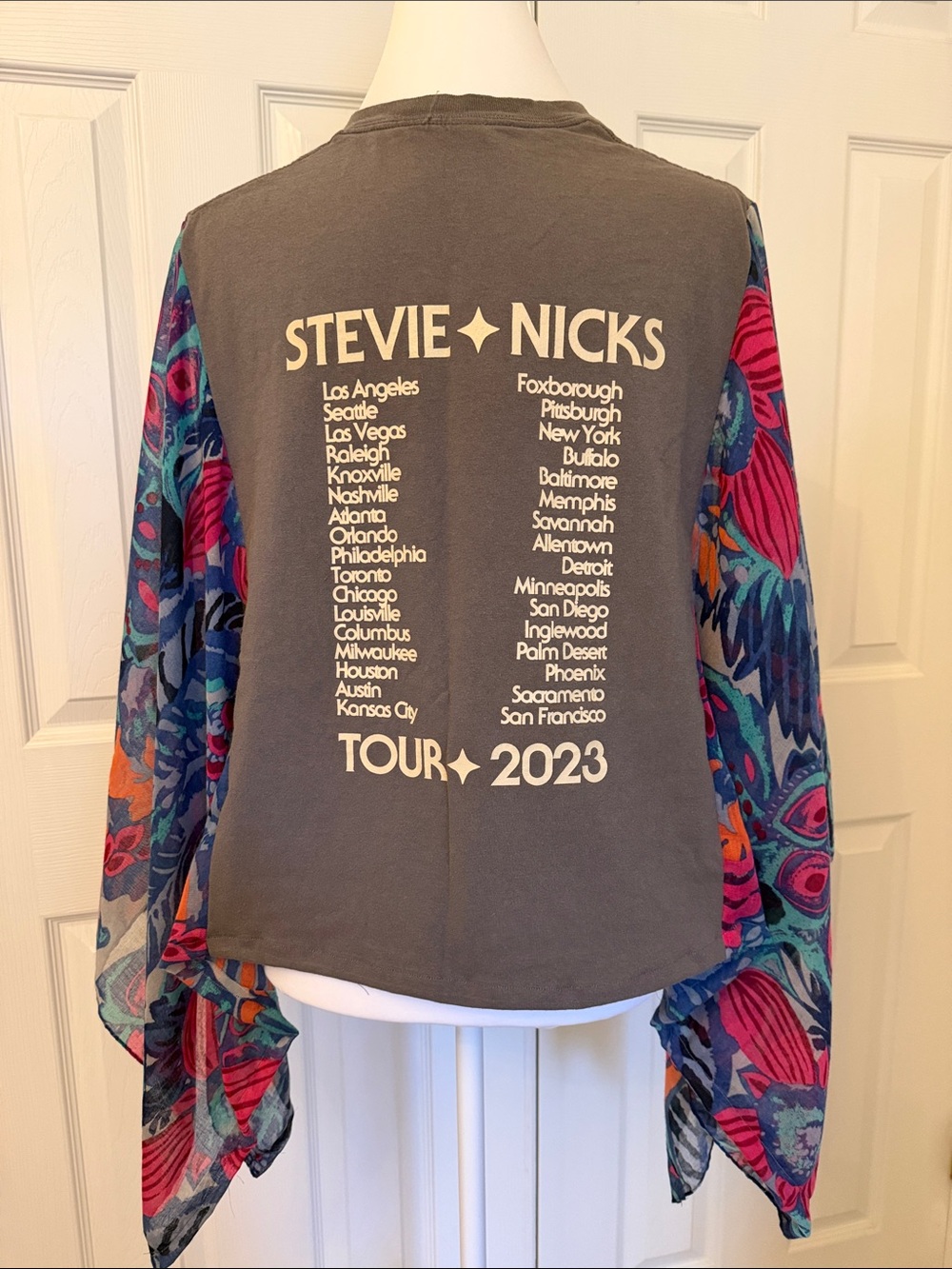 Stevie Nicks Gray Graphic Concert Tee Up-Cycled Sheer Flowy Boho Sleeves Kimono - Picture 5 of 7